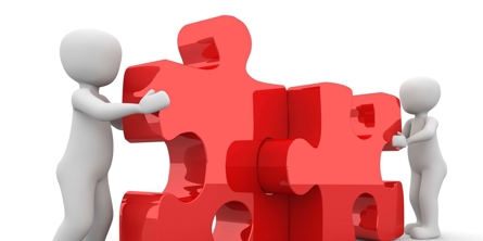 Figurer med puslespilsbrikker